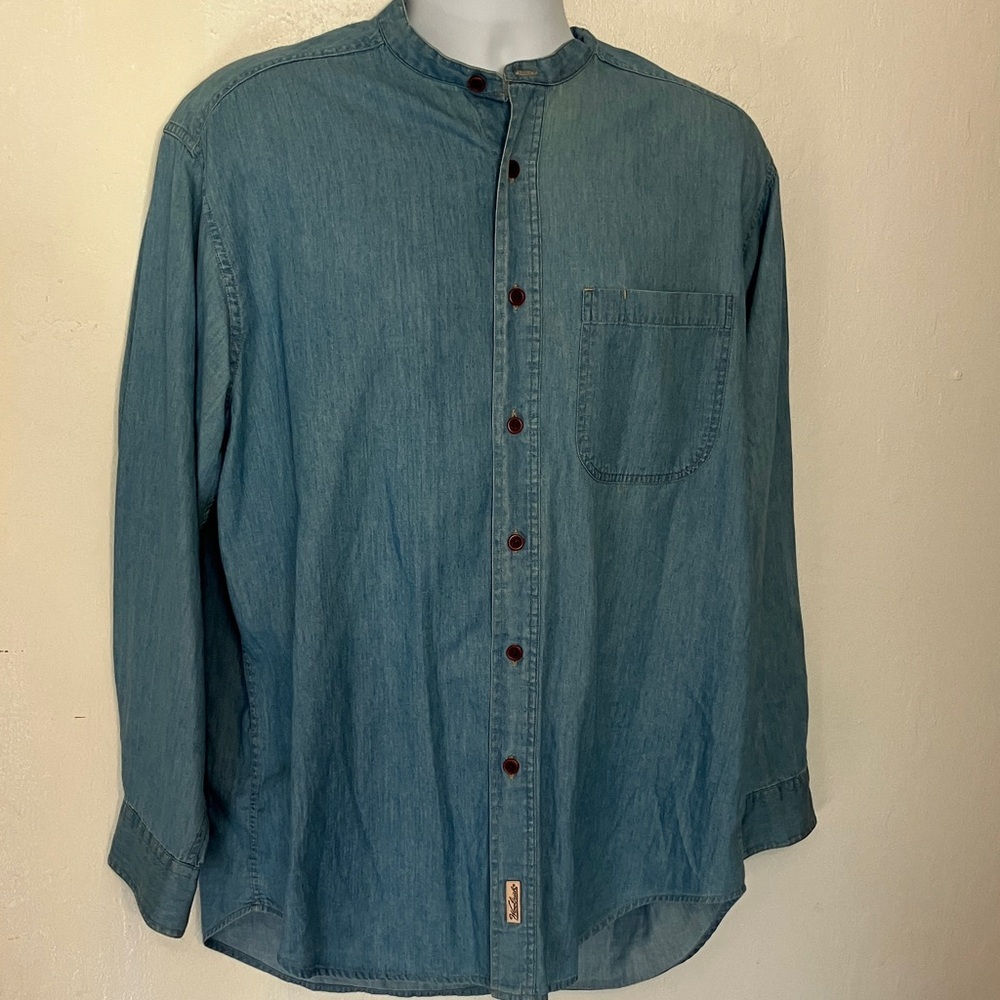 Woolrich vintage 100% cotton, lightweight denim long sleeve shirt size large